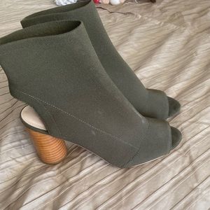 Steve Madden olive green open toed booties